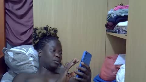 ebonydora online show from October 19, 2025, 3:01 pm