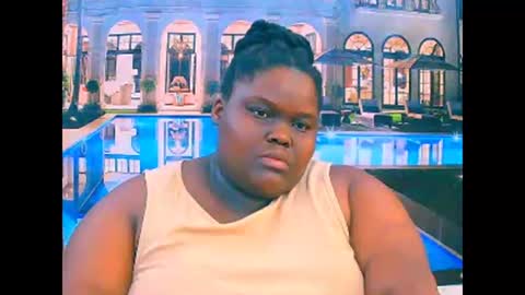 ebonyhotbuns4u2luv online show from December 17, 2025, 9:21 pm