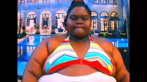 ebonyhotbuns4u2luv online show from April 20, 2026, 5:10 am