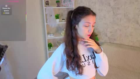 Milly online show from November 11, 2025, 3:39 am