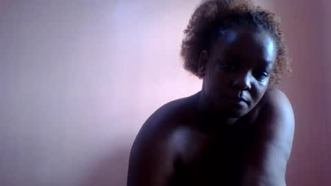 Snapshot of ebonymayahh chatting on June 27, 2026, 12:22 pm ebonymayahh online show from June 27, 2026, 12:22 pm