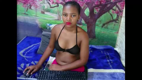 Snapshot of ebonysativa chatting on May 16, 2026, 5:48 am ebonysativa online show from May 16, 2026, 5:48 am