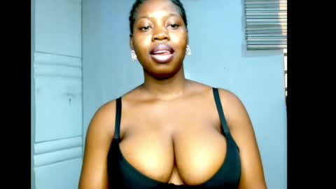 Snapshot of ebonyx_dripqueen chatting on May 27, 2026, 6:10 am Loveth online show from May 27, 2026, 6:10 am
