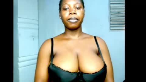 Snapshot of ebonyx_dripqueen chatting on May 29, 2026, 7:28 am Loveth online show from May 29, 2026, 7:28 am