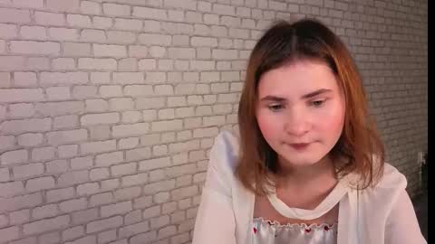 Monica online show from October 10, 2025, 1:54 pm