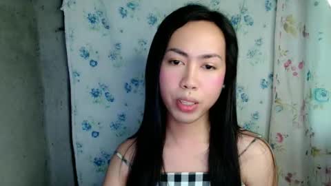 eddfox001 online show from May 20, 2026, 6:52 am