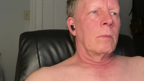 Snapshot of eddygl1968 chatting on May 2, 2026, 2:49 am Eddy online show from May 2, 2026, 2:49 am