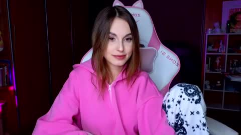 Edeline online show from March 7, 2025, 4:44 pm