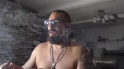 edgarram83 online show from September 17, 2025, 7:21 am