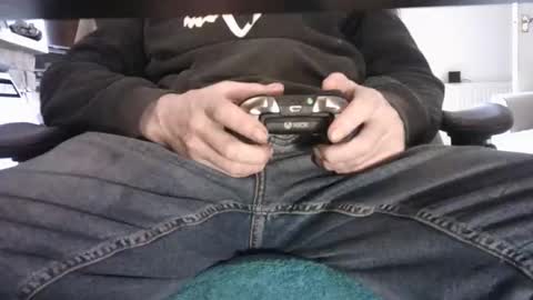 Snapshot of edged_biker chatting on February 26, 2026, 3:33 pm edged biker online show from February 26, 2026, 3:33 pm