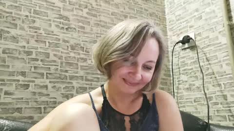 edithmanning online show from December 25, 2024, 11:11 am