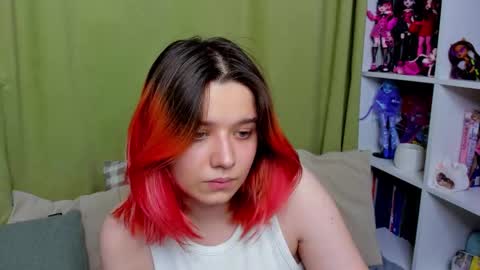 Snapshot of edna_dana chatting on November 18, 2025, 6:34 pm Edna online show from November 18, 2025, 6:34 pm