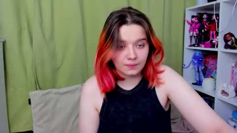 Snapshot of edna_dana chatting on November 23, 2025, 6:52 pm Edna online show from November 23, 2025, 6:52 pm