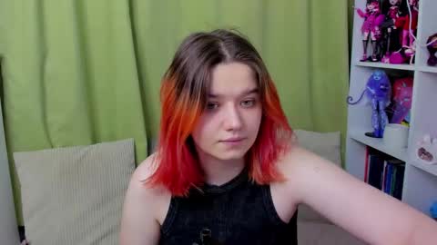 Snapshot of edna_dana chatting on November 27, 2025, 8:33 pm Edna online show from November 27, 2025, 8:33 pm