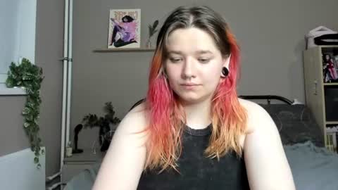 Snapshot of edna_dana chatting on August 5, 2026, 7:17 pm Edna online show from August 5, 2026, 7:17 pm