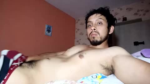 Snapshot of eduar99latino chatting on May 5, 2026, 5:04 am Eduar99 online show from May 5, 2026, 5:04 am