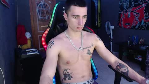 Snapshot of eduard_loveee chatting on December 20, 2024, 4:36 pm Eduar online show from December 20, 2024, 4:36 pm