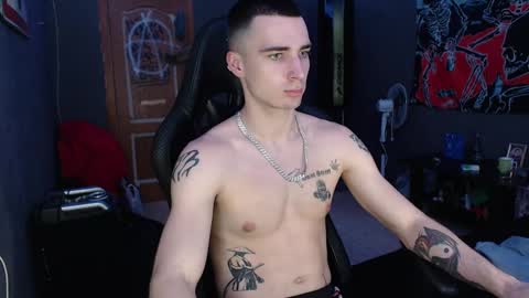 Snapshot of eduard_loveee chatting on December 29, 2024, 3:13 pm Eduar online show from December 29, 2024, 3:13 pm