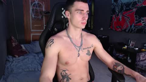 Snapshot of eduard_loveee chatting on September 17, 2025, 3:03 pm Eduar online show from September 17, 2025, 3:03 pm