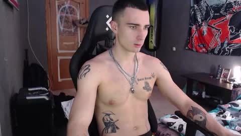 Snapshot of eduard_loveee chatting on September 29, 2025, 9:58 am Eduar online show from September 29, 2025, 9:58 am