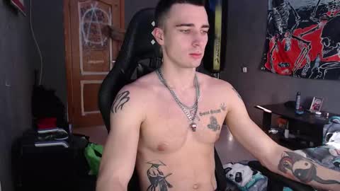 Snapshot of eduard_loveee chatting on October 1, 2025, 9:04 am Eduar online show from October 1, 2025, 9:04 am