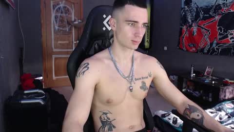 Snapshot of eduard_loveee chatting on October 10, 2025, 8:13 am Eduar online show from October 10, 2025, 8:13 am