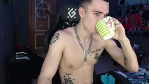 Snapshot of eduard_loveee chatting on October 24, 2025, 11:06 am Eduar online show from October 24, 2025, 11:06 am