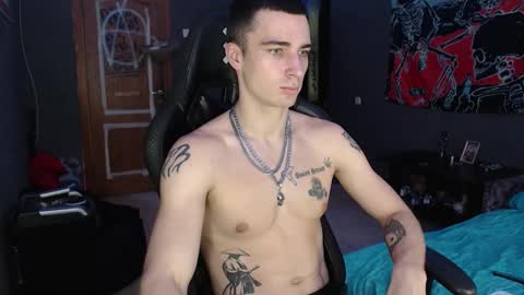 Snapshot of eduard_loveee chatting on October 29, 2025, 1:02 pm Eduar online show from October 29, 2025, 1:02 pm