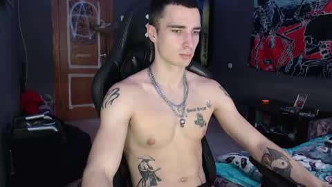 Snapshot of eduard_loveee chatting on October 31, 2025, 10:27 am Eduar online show from October 31, 2025, 10:27 am