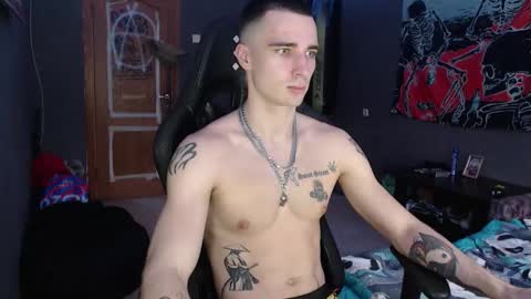 Snapshot of eduard_loveee chatting on November 3, 2025, 9:54 am Eduar online show from November 3, 2025, 9:54 am