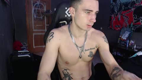 Snapshot of eduard_loveee chatting on November 16, 2025, 9:37 am Eduar online show from November 16, 2025, 9:37 am