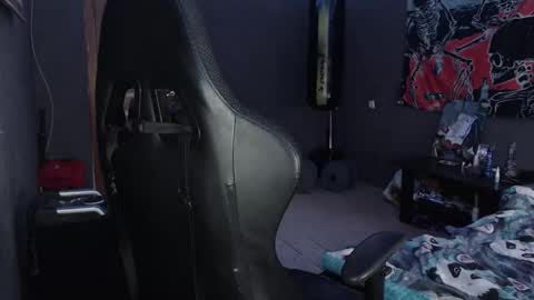 Snapshot of eduard_loveee chatting on November 24, 2025, 8:25 am Eduar online show from November 24, 2025, 8:25 am