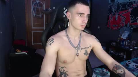 Snapshot of eduard_loveee chatting on December 2, 2025, 6:58 pm Eduar online show from December 2, 2025, 6:58 pm