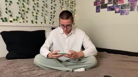 Snapshot of edwarddzhekson chatting on October 23, 2025, 3:00 pm edwarddzhekson online show from October 23, 2025, 3:00 pm