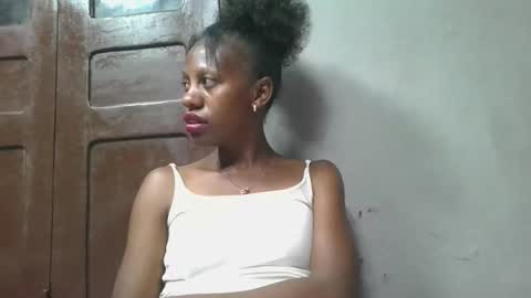 edwige770943 online show from May 18, 2026, 4:13 pm