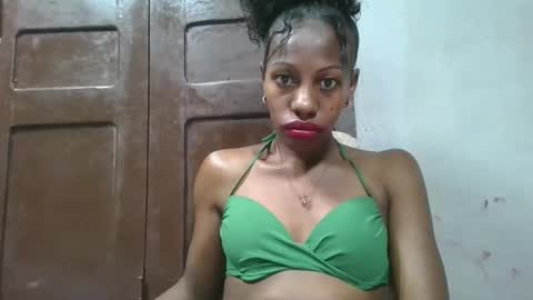 edwige770943 online show from May 28, 2026, 7:27 am