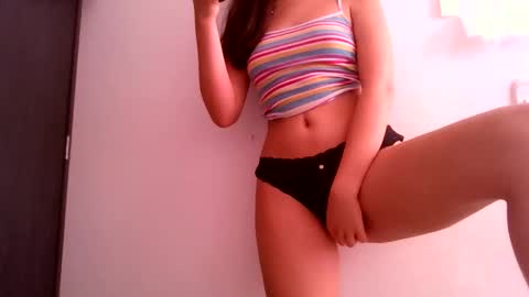 Eemilyy online show from March 20, 2026, 2:33 pm