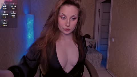 Snapshot of eesmaaarr chatting on December 9, 2024, 9:37 pm eesmaaarr online show from December 9, 2024, 9:37 pm
