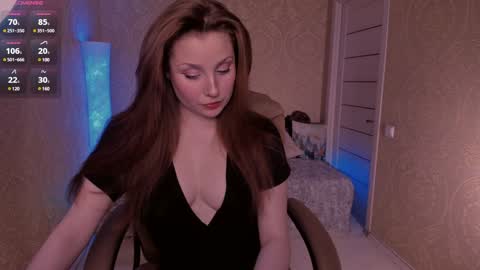 Snapshot of eesmaaarr chatting on December 17, 2024, 10:54 pm eesmaaarr online show from December 17, 2024, 10:54 pm