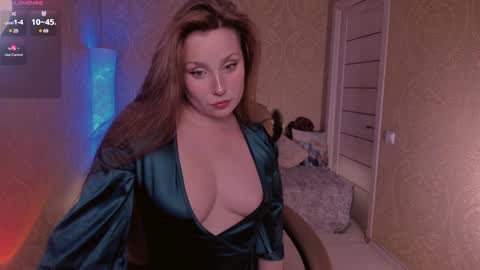 Snapshot of eesmaaarr chatting on January 14, 2025, 11:05 pm eesmaaarr online show from January 14, 2025, 11:05 pm