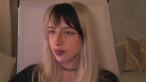 EVA NON NUDE online show from June 3, 2026, 6:02 pm
