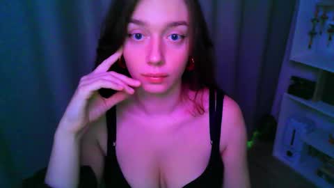 effie_balconii online show from November 17, 2025, 11:38 am