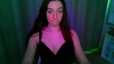 effie_balconii online show from December 21, 2025, 11:28 am