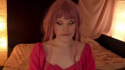 Effie Mur online show from February 8, 2025, 6:12 pm