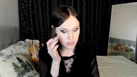 Effie Mur online show from January 14, 2026, 8:47 pm