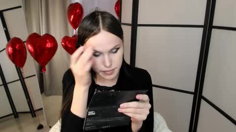 Effie Mur online show from February 10, 2026, 10:41 am