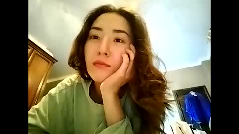 Effy online show from January 22, 2025, 3:51 pm