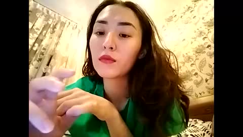 Effy online show from February 19, 2025, 3:38 pm