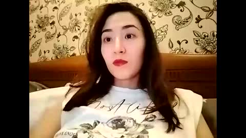 Effy online show from October 1, 2025, 1:39 pm