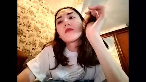 Effy online show from October 3, 2025, 2:25 pm